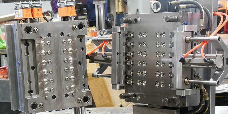 Flip-Top Cap Molds: Applications and APEX Mold Manufacturing Process Explained